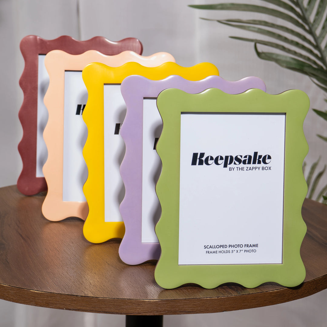 Scalloped Aesthetic Frame | Keepsake Memory