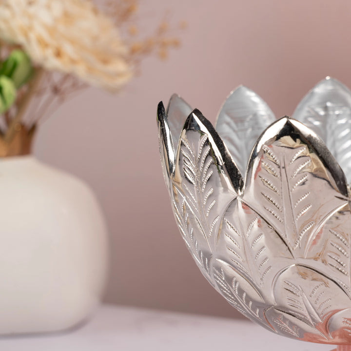 Decorative Resin Stand Bowl