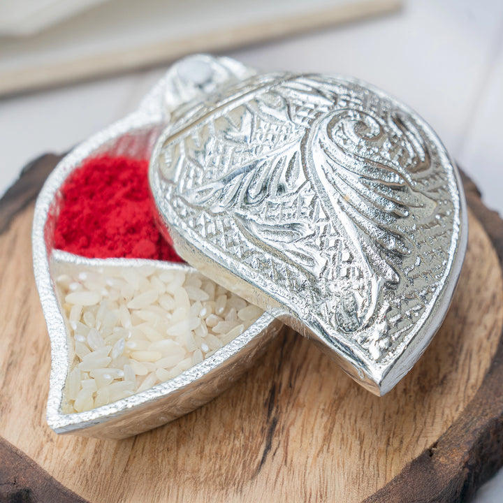 Feather Tilak Dani Set