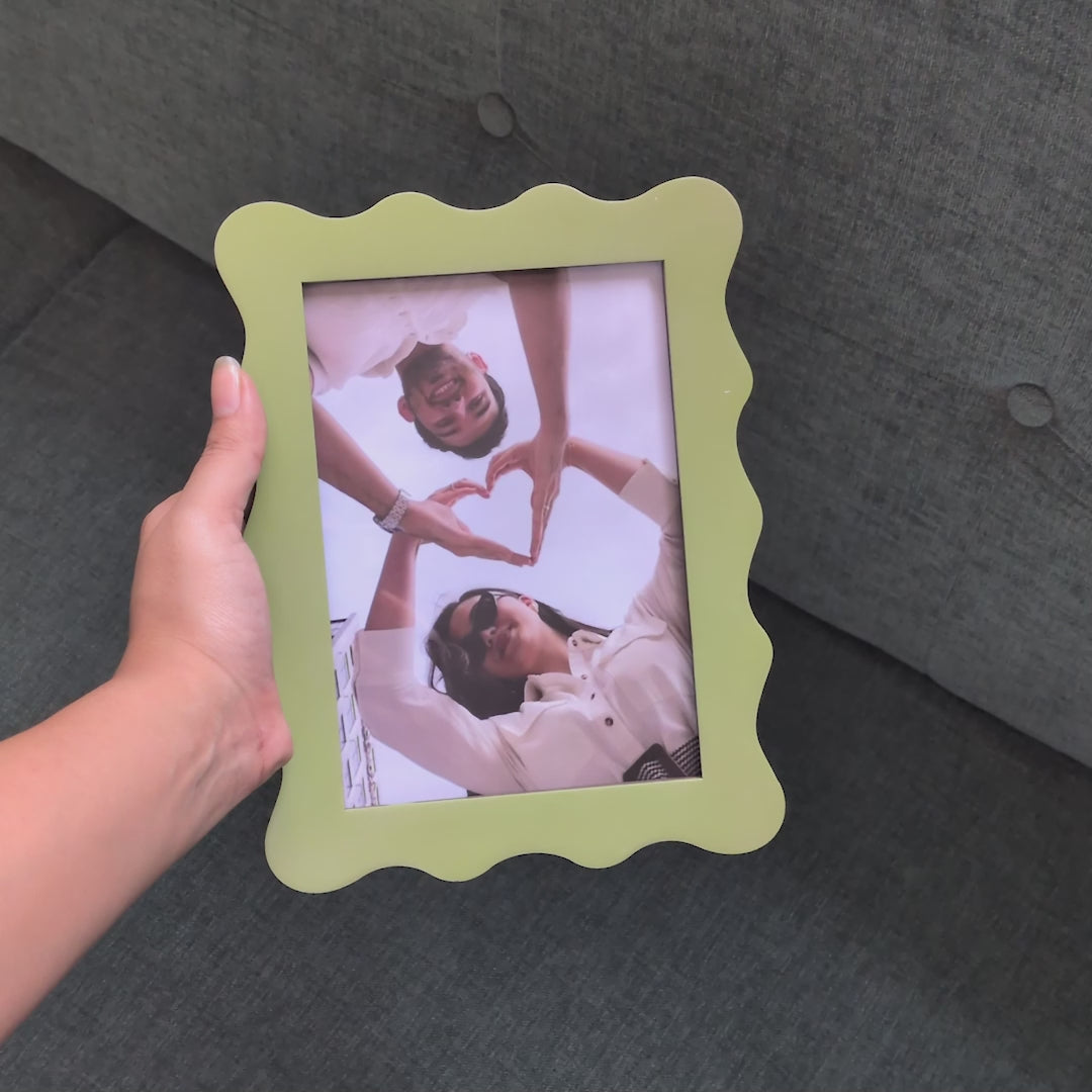 Scalloped Aesthetic Frame | Keepsake Memory